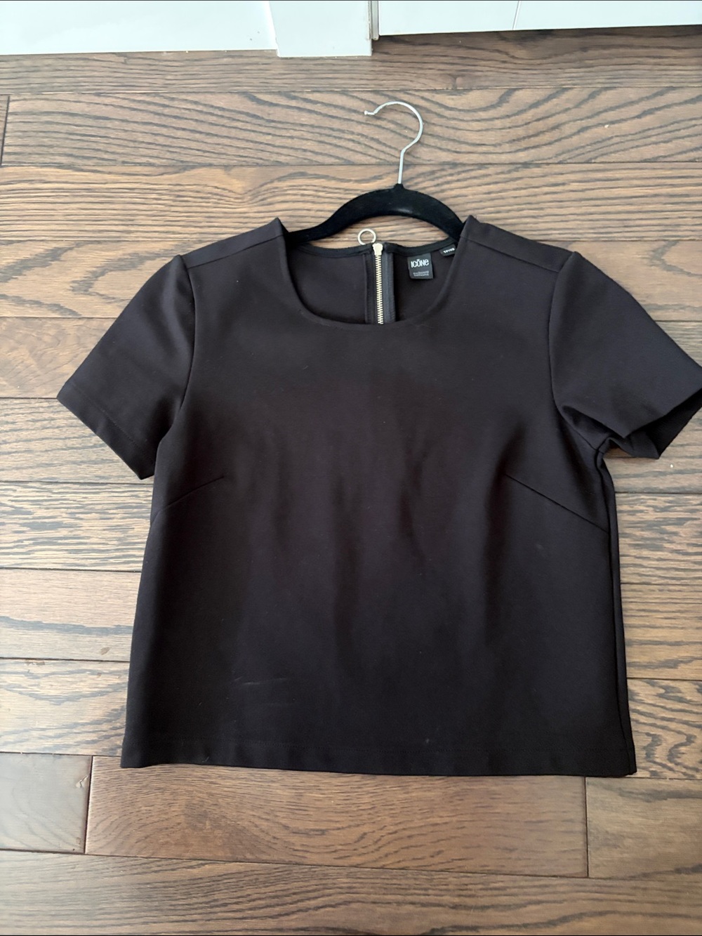 Akris Punto Black Short Sleeve Crewneck Top with Back Zip Detail